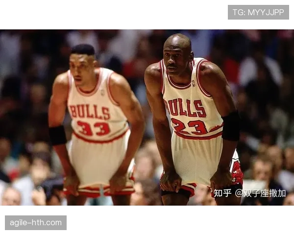 皮蓬无球切入为乔丹创造空间，提升公牛攻防轮换